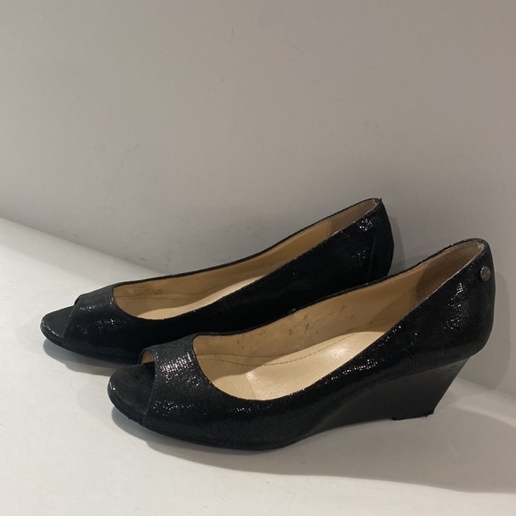 Calvin Klein Women's Black Shiny Peep Toe Slip On Wedge Pumps Size 6 - Picture 5 of 8